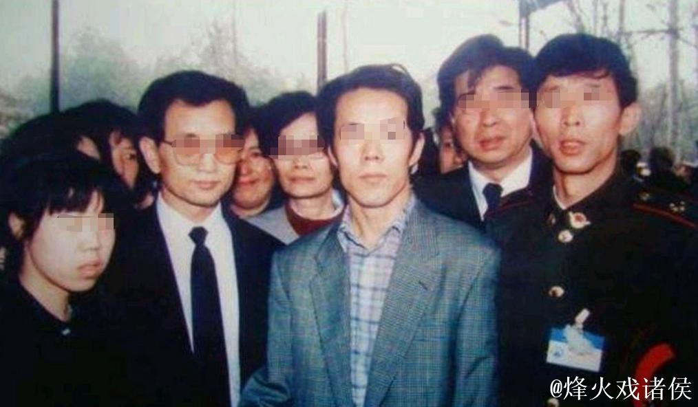 揭秘51吃瓜网站：挖掘背后的八卦世界
